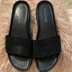 David/Pliner thong sandals